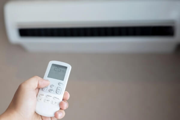 Continuously changing the temperature will draw a lot more power, so it’s essential to choose your ideal temperature and stick to it Continuously changing the temperature will draw a lot more power, so it’s essential to choose your ideal temperature and stick to it